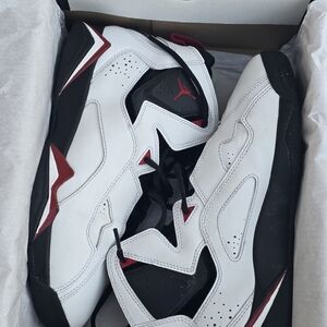 Jordan 343795 - 100 True Flight White/Versity Red GS Youth 7y